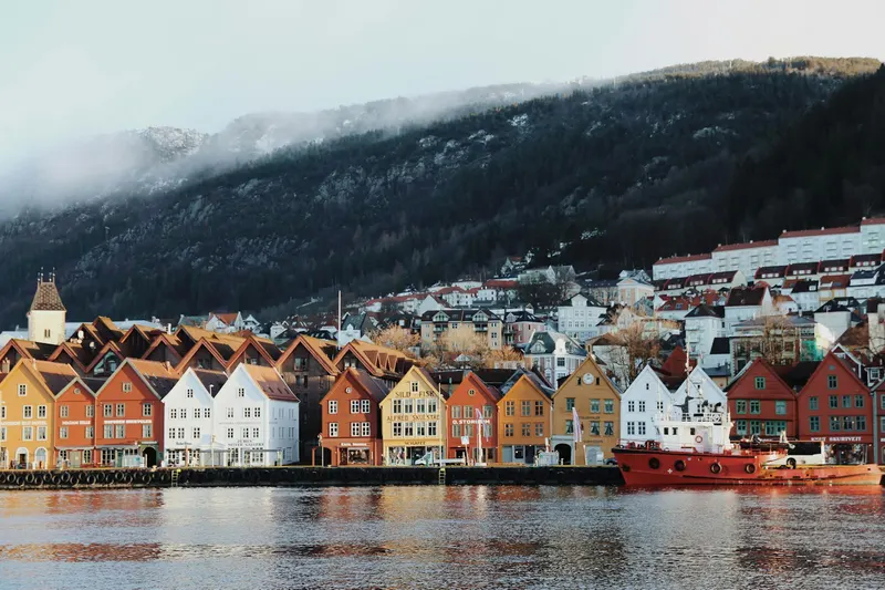 Bryggen i Bergen sett over Vågen