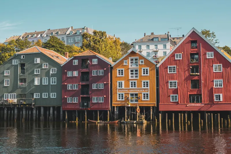 Bryggerekkene ved Nidelva i Trondheim